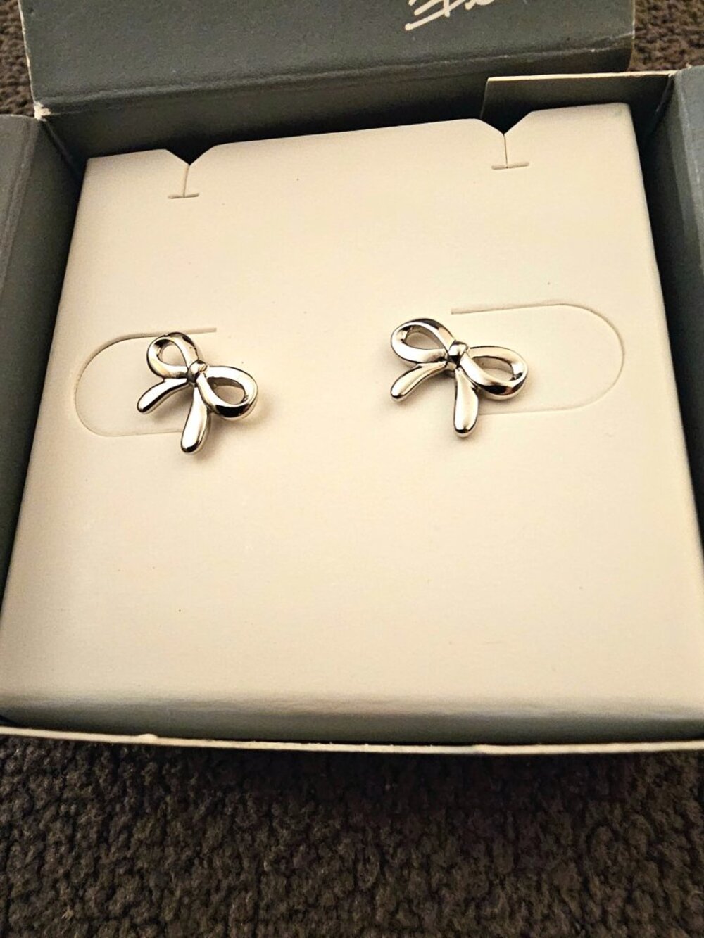 Origami Owl Silver Dainty Bow Stud Earrings ER3176 New in Box